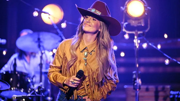 Lainey Wilson explores her love of bell-bottoms in upcoming talk