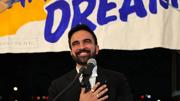 Trump falsely questions Zohran Mamdanis citizenship, threatens to arrest him over ICE operations