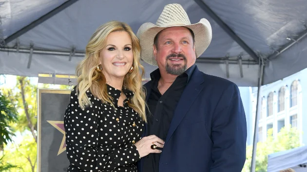 Garth Brooks loves looking in ‘The Mirror’ with wife Trisha Yearwood
