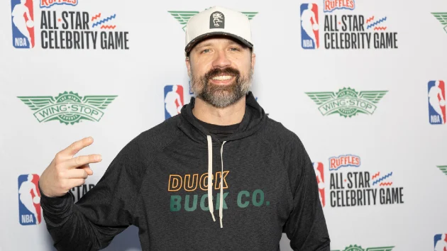 Walker Hayes misses his ’17 Year Old Problems’ in first taste of new album