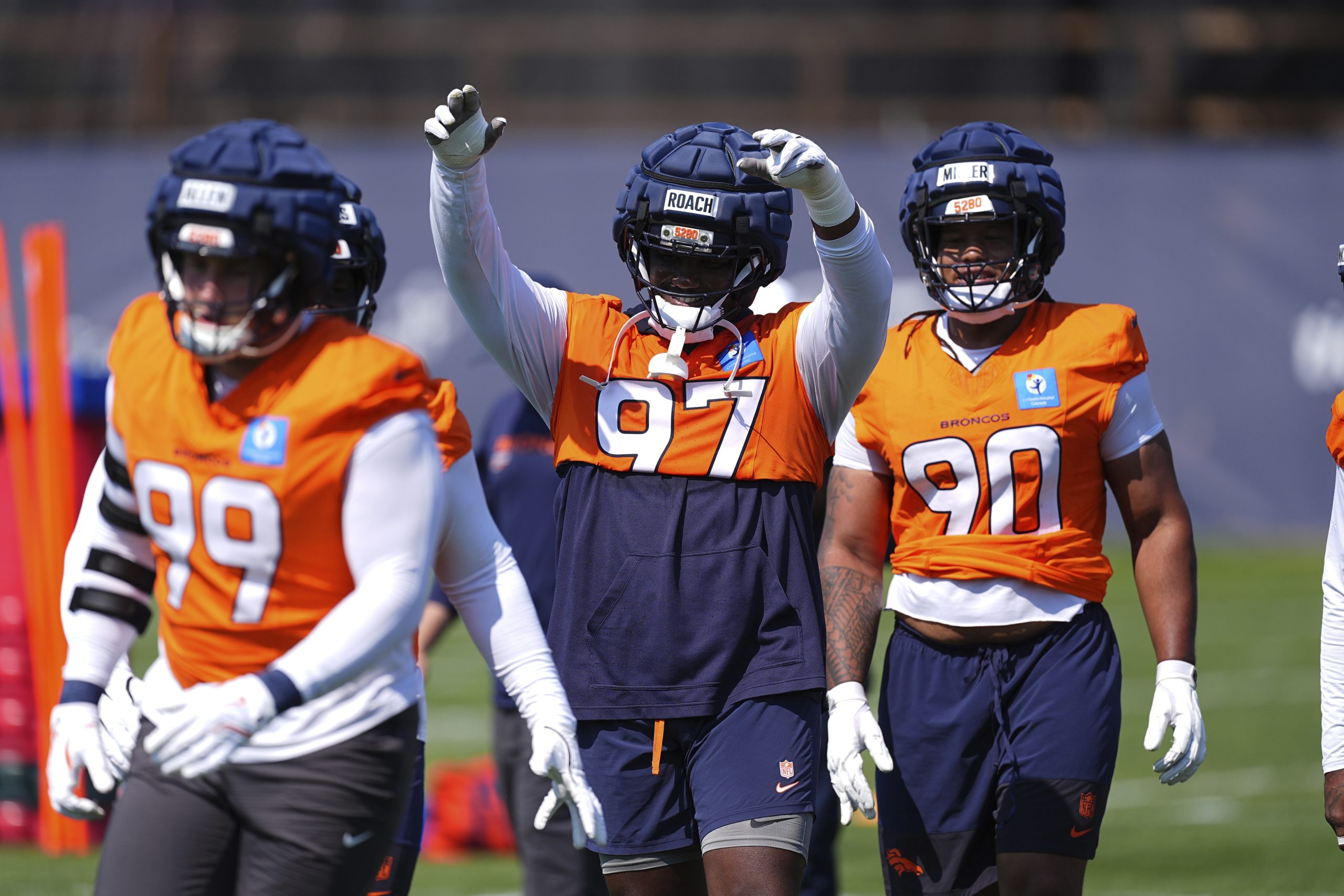 All-Pro Zach Allen agrees to 4-year, $102M extension with Broncos, AP source says