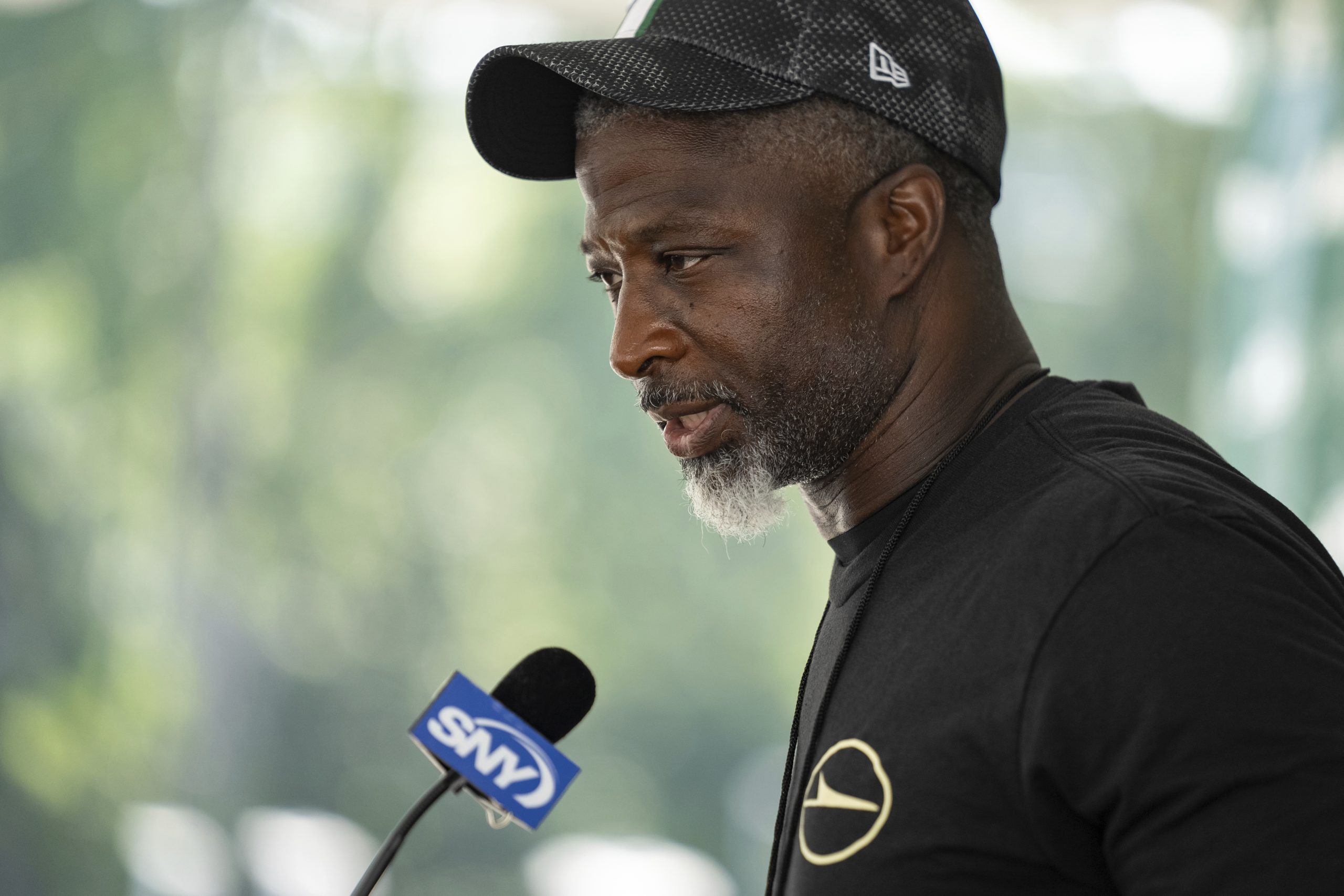 Aaron Glenn gets emotional as the reality of being the Jets’ head coach ‘hit me pretty hard’