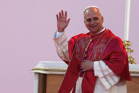 Pope Leo tells hundreds of thousands of young Catholics to build a better world