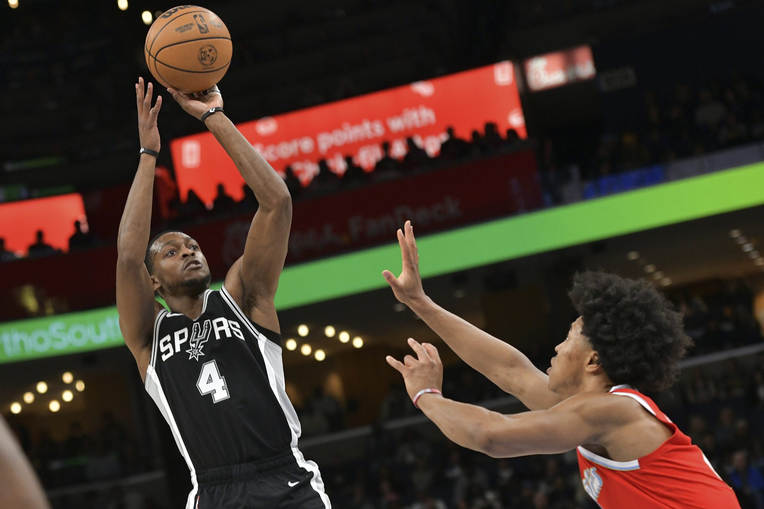 San Antonio Spurs, De’Aaron Fox agrees to four-year, $228M extension, AP source says