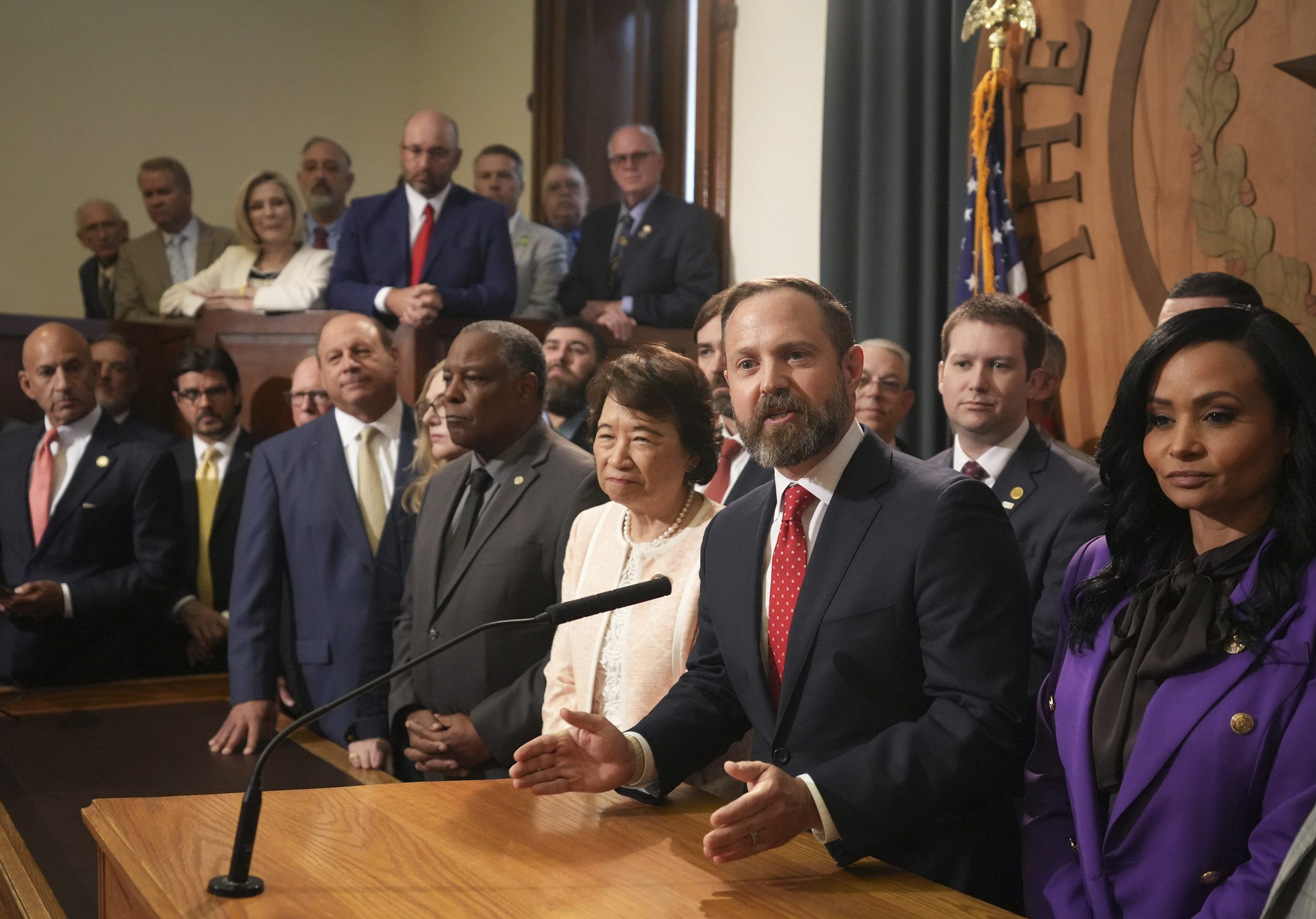 Texas and California joust for political advantage, with Trump power and US House majority in play