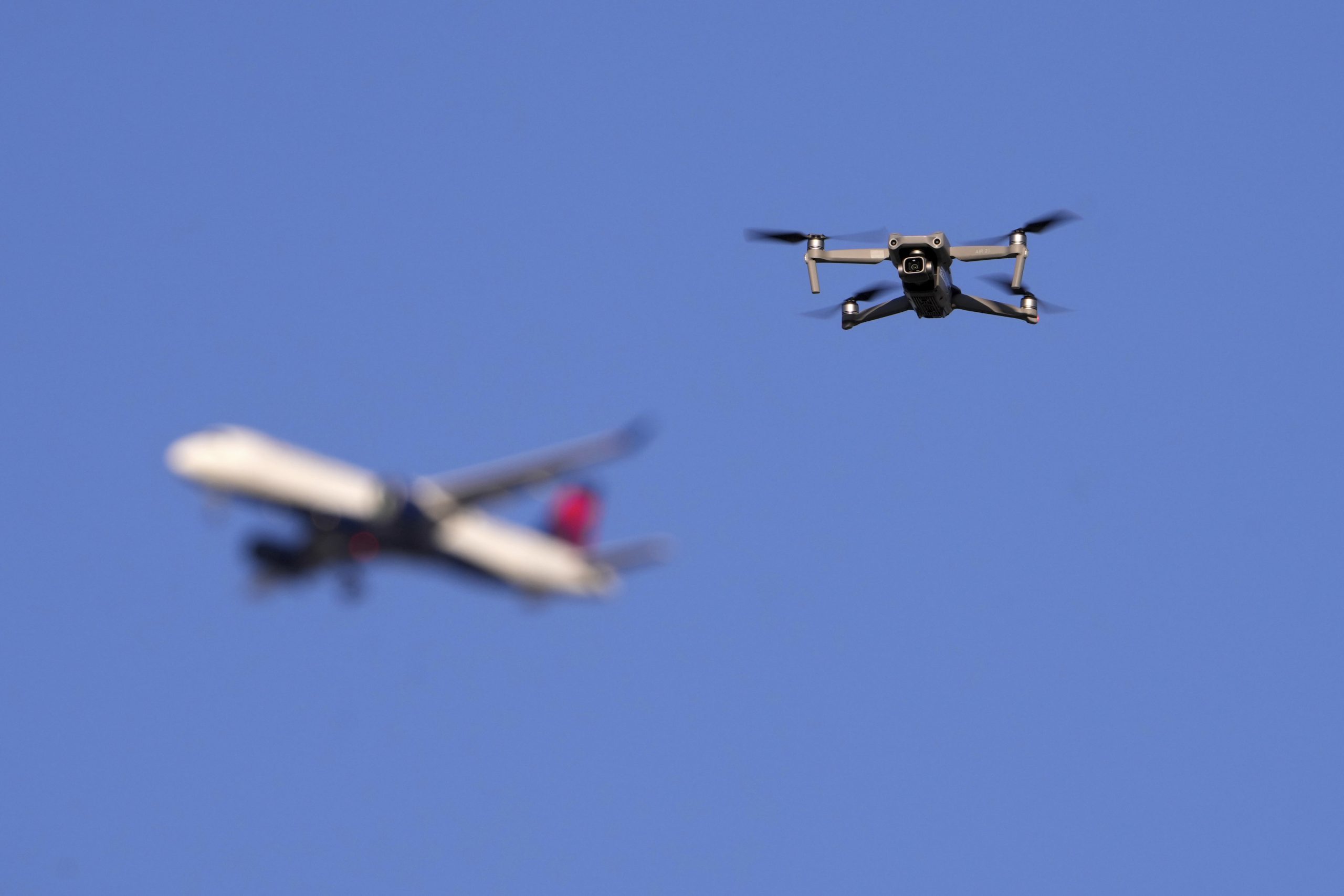 US government proposes easing some restrictions on drones traveling long distances
