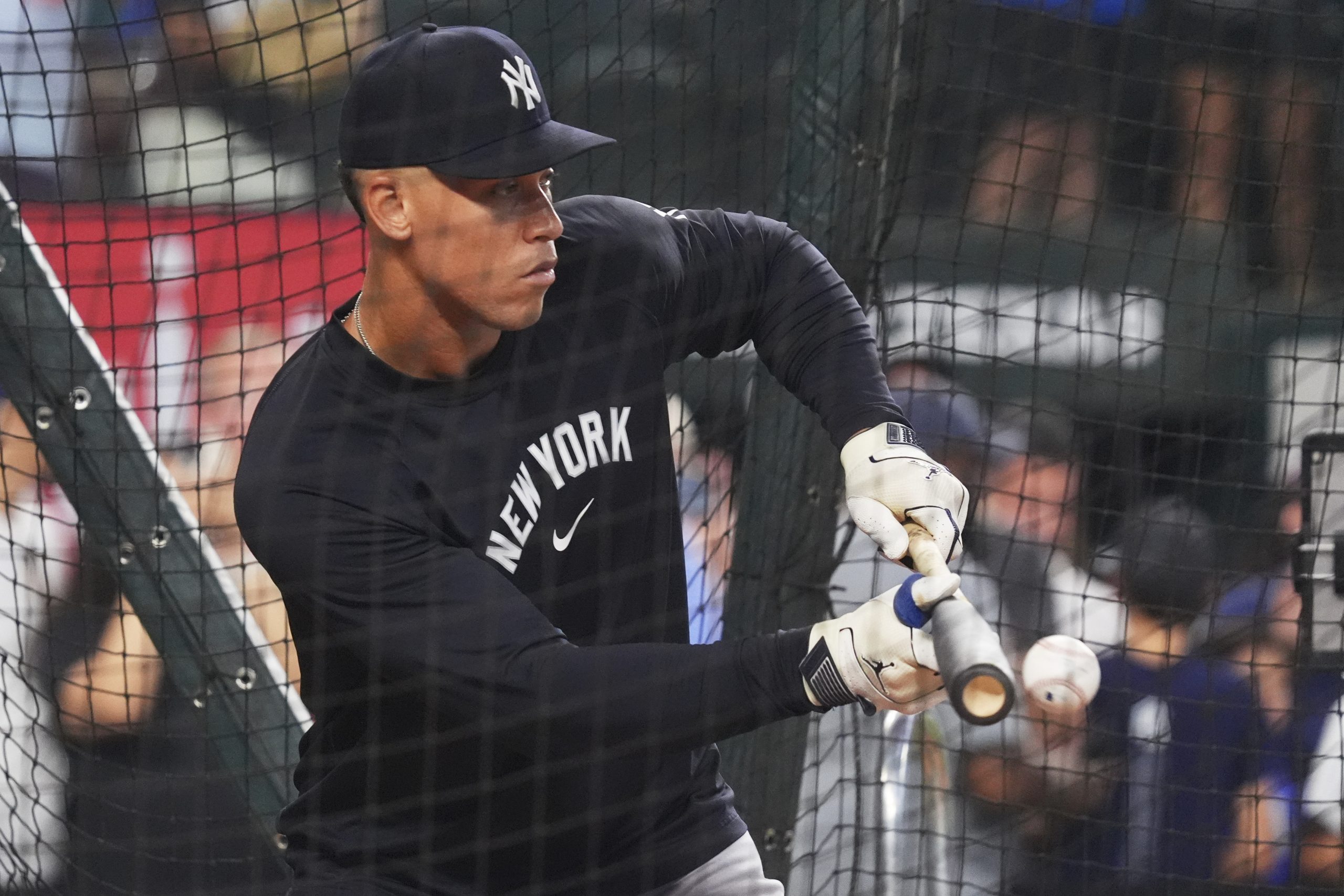 Aaron Judge returns to the lineup at DH as the Yankees wait for clarity on his throwing arm