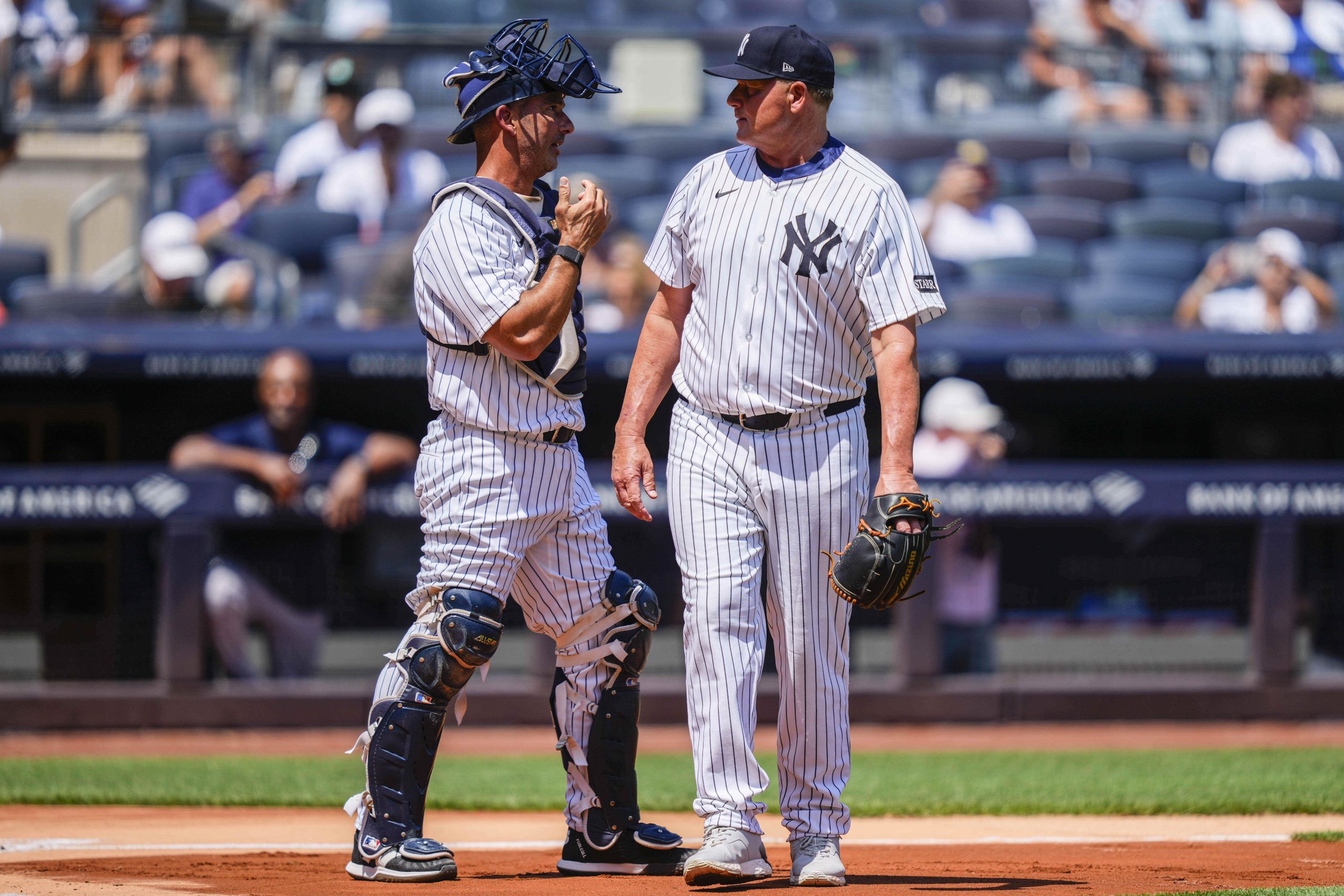 Roger Clemens returns to Yankee Stadium, questions about Mike Piazza bat-throwing incident resurface