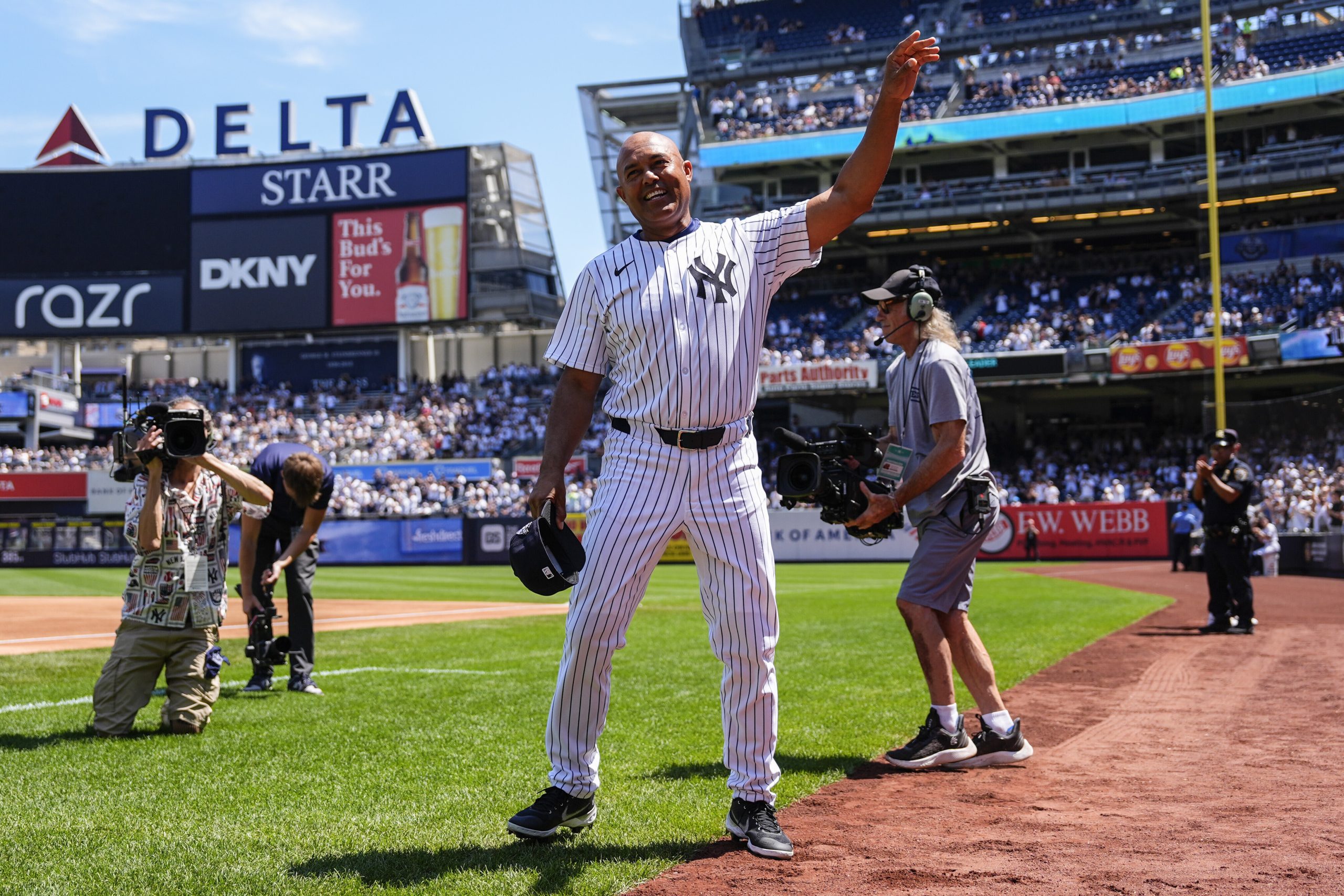 Mariano Rivera tears Achilles in Yankees Old-Timers’ Day game and needs surgery