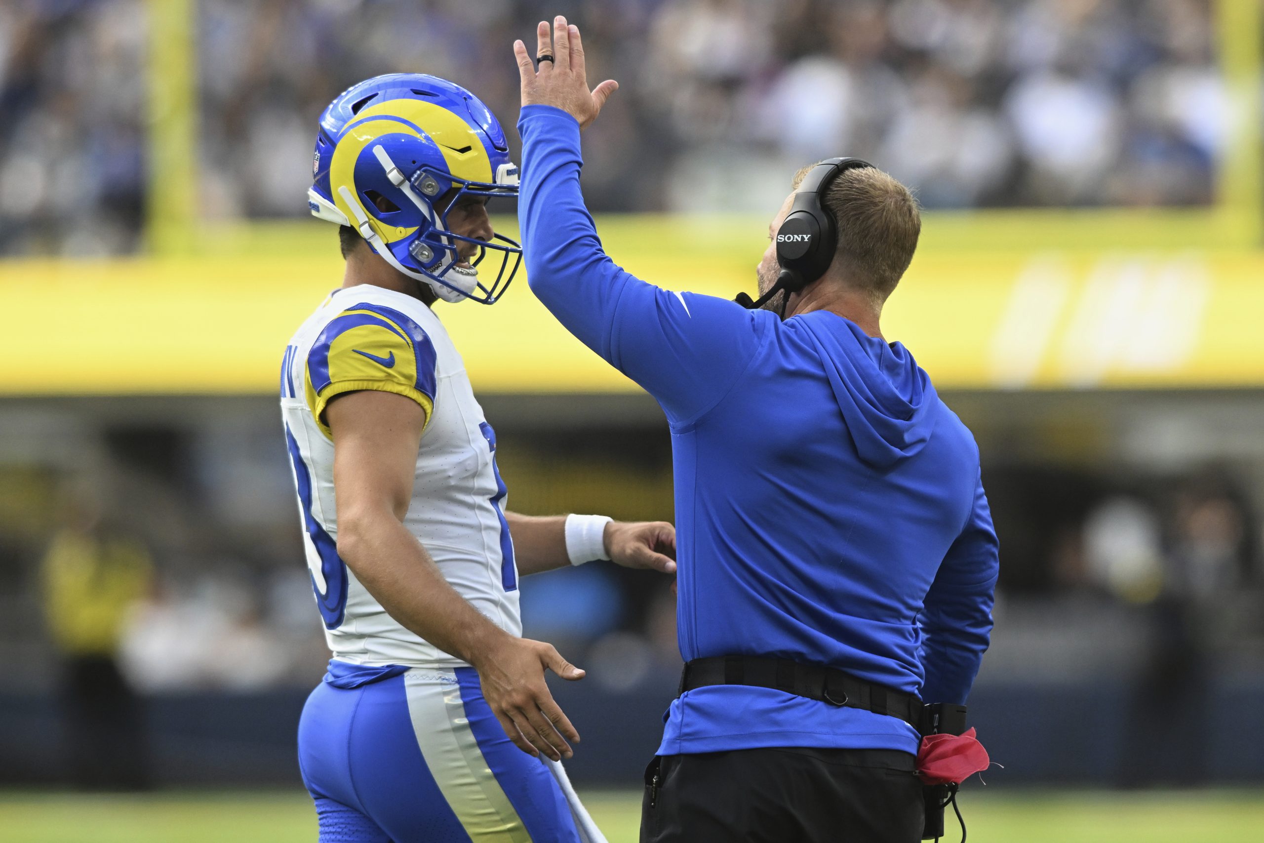 Stetson Bennett throws 2 TD passes, looks sharp in Rams’ 31-21 preseason victory over Cowboys