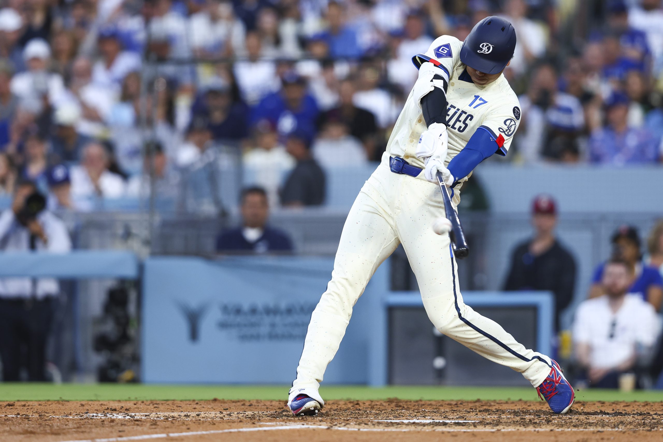 Ohtani hits 40th home run of the season in the Dodgers’ game against the Blue Jays