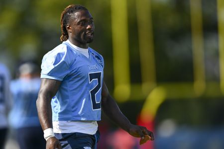 Titans RB Tyjae Spears nursing high-ankle sprain