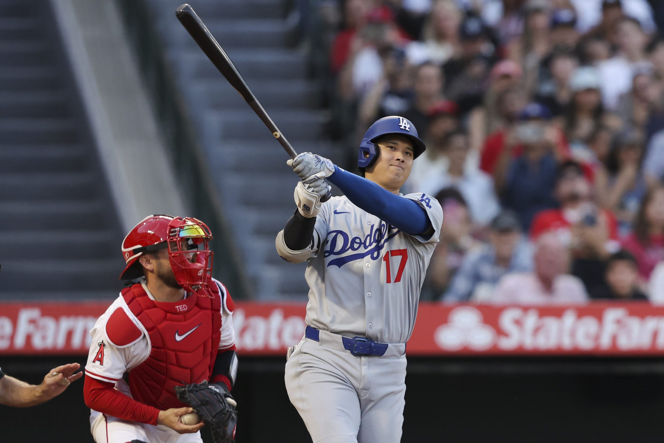 Shohei Ohtani homers in 3rd straight game, giving him 42 this year and starting a Dodgers rally