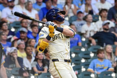 MLB roundup: Brewers pound Pirates, win 10th straight