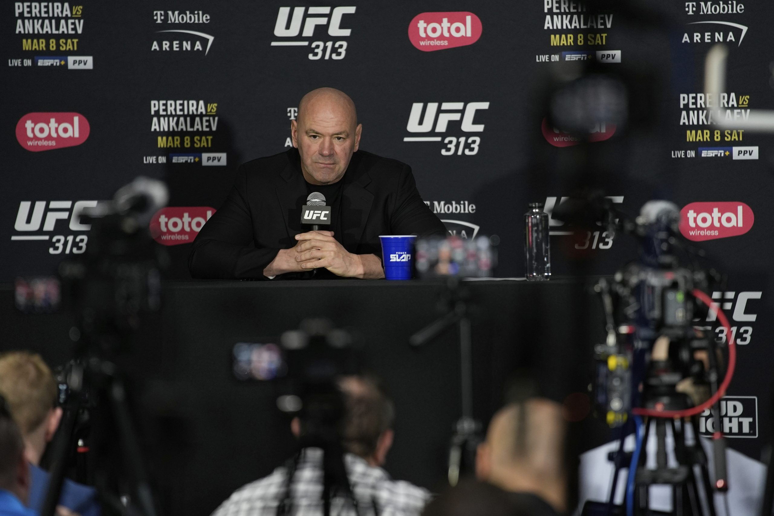 A UFC fight at the White House? Dana White says it’s happening as part of deal with Paramount
