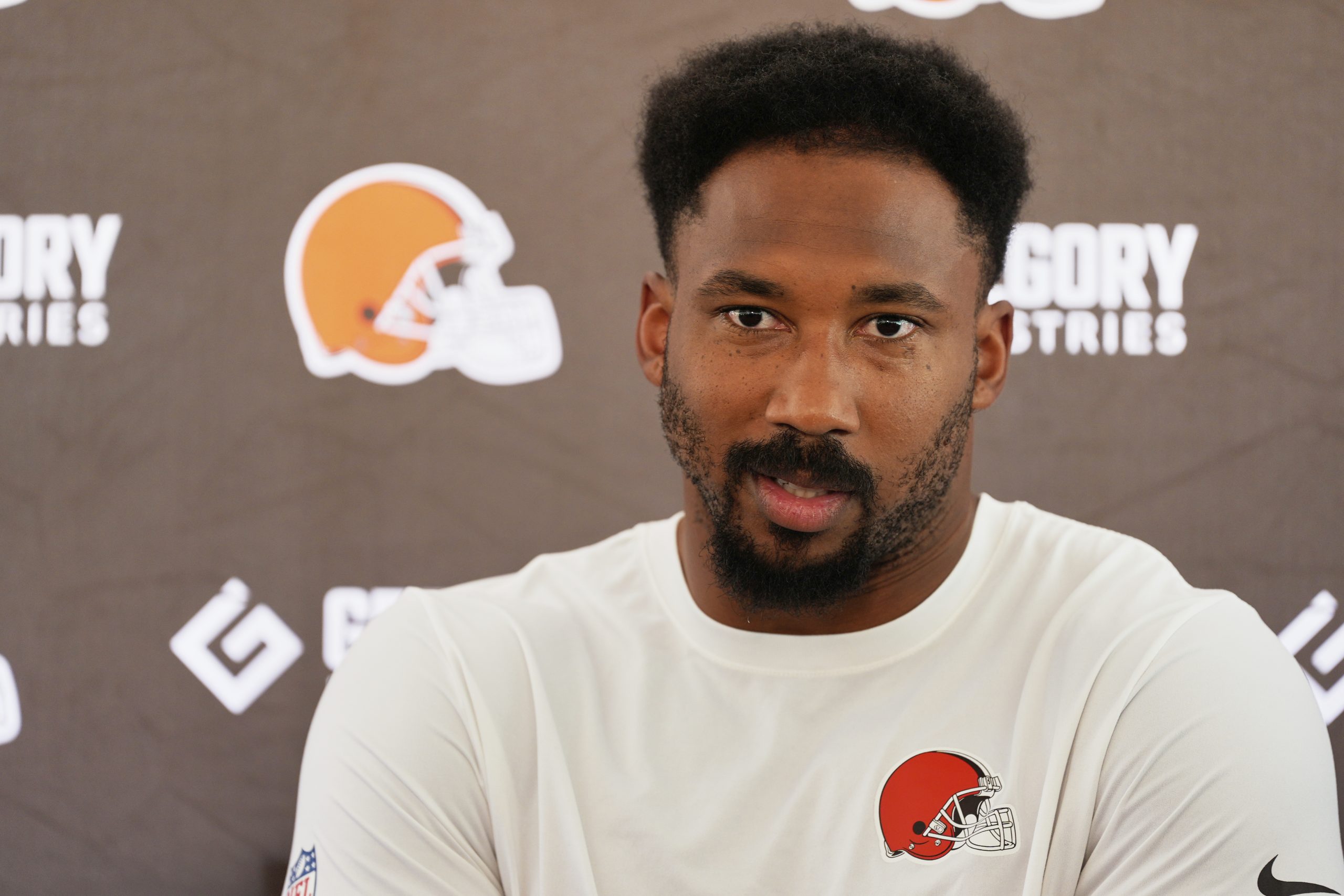 Browns All-Pro DE Myles Garrett ticketed after police say he drove 100 mph in Cleveland suburb