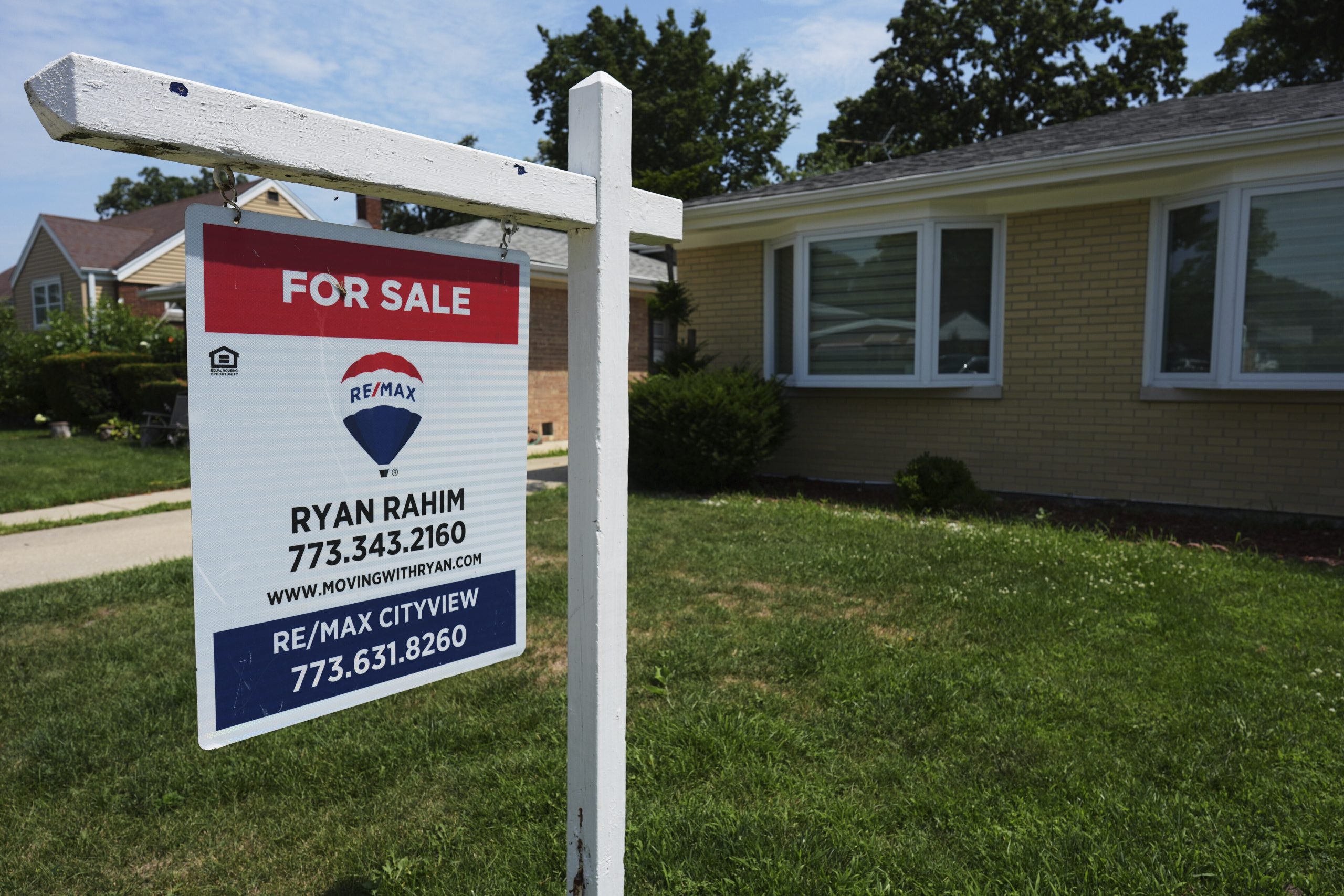 Homeowners turn to cash-out refinancing to take advantage of big gains in home equity