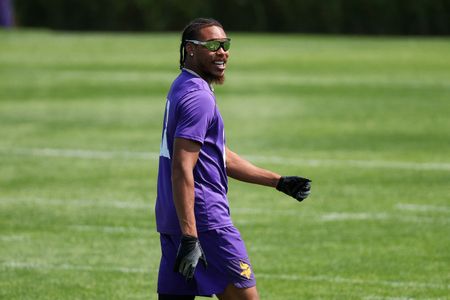 Vikings WR Justin Jefferson (hamstring) to be re-evaluated next week