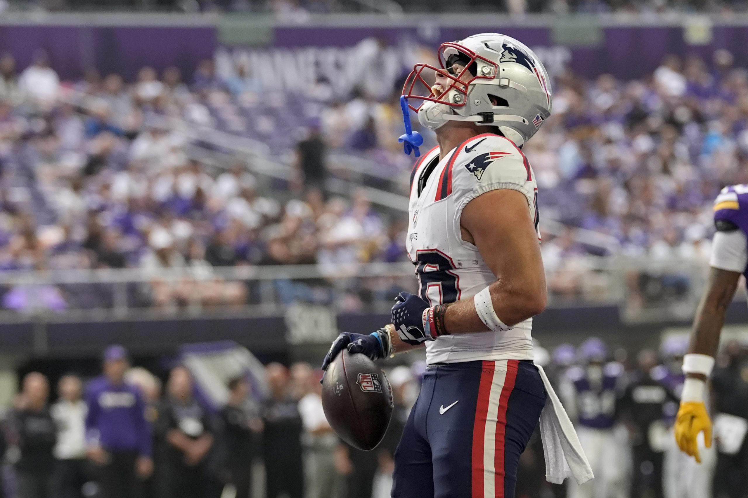 Patriots beat Vikings 20-12 as rookies Henderson and Chism each record another preseason TD