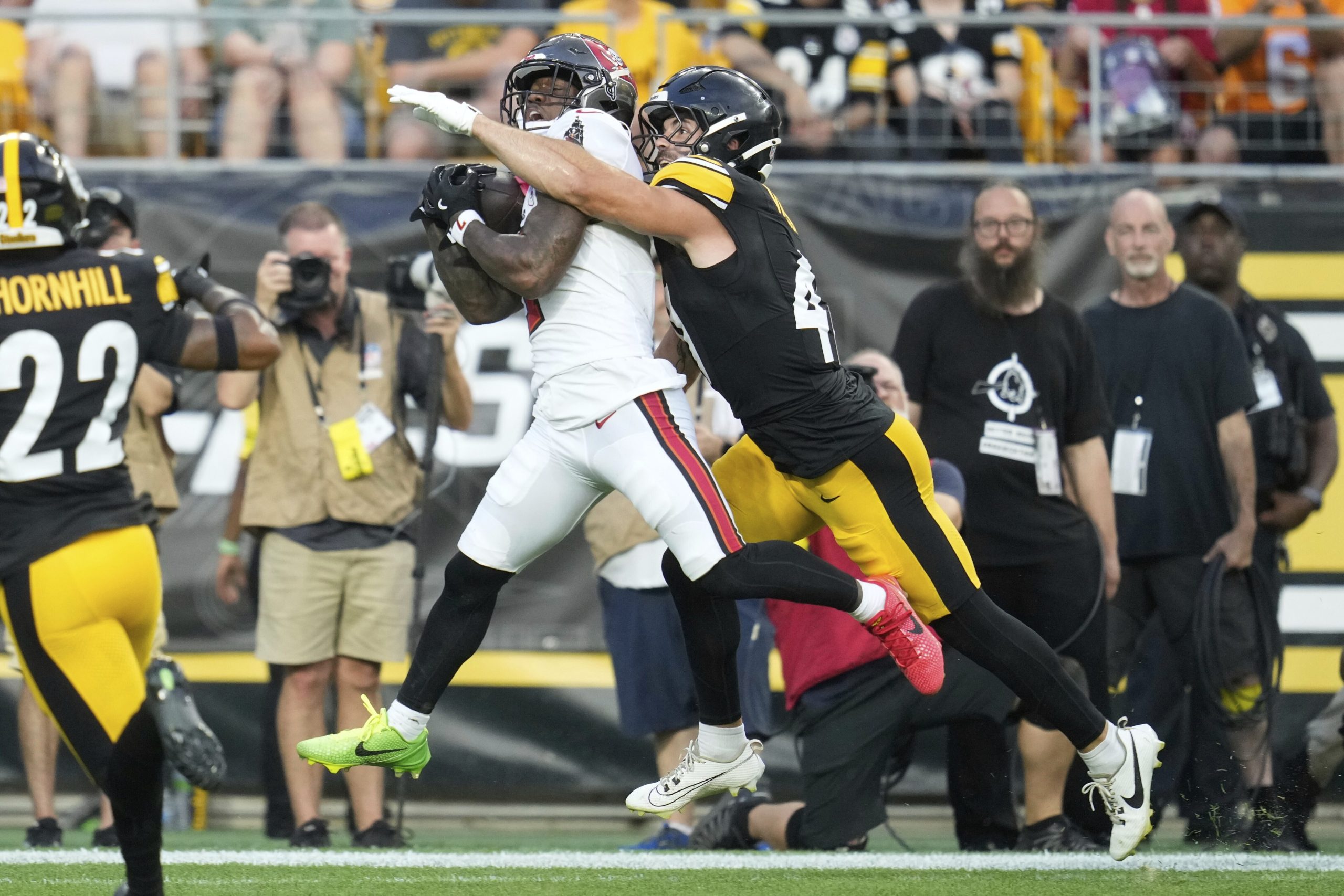 Teddy Bridgewater throws 2 TDs as the Buccaneers slip by the Steelers 17-14 in preseason