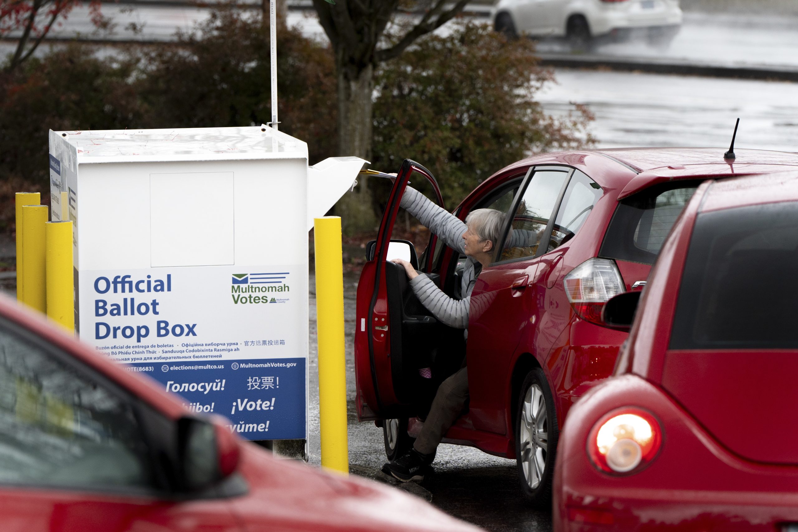 Trump vows to eliminate mail-in ballots and voting machines