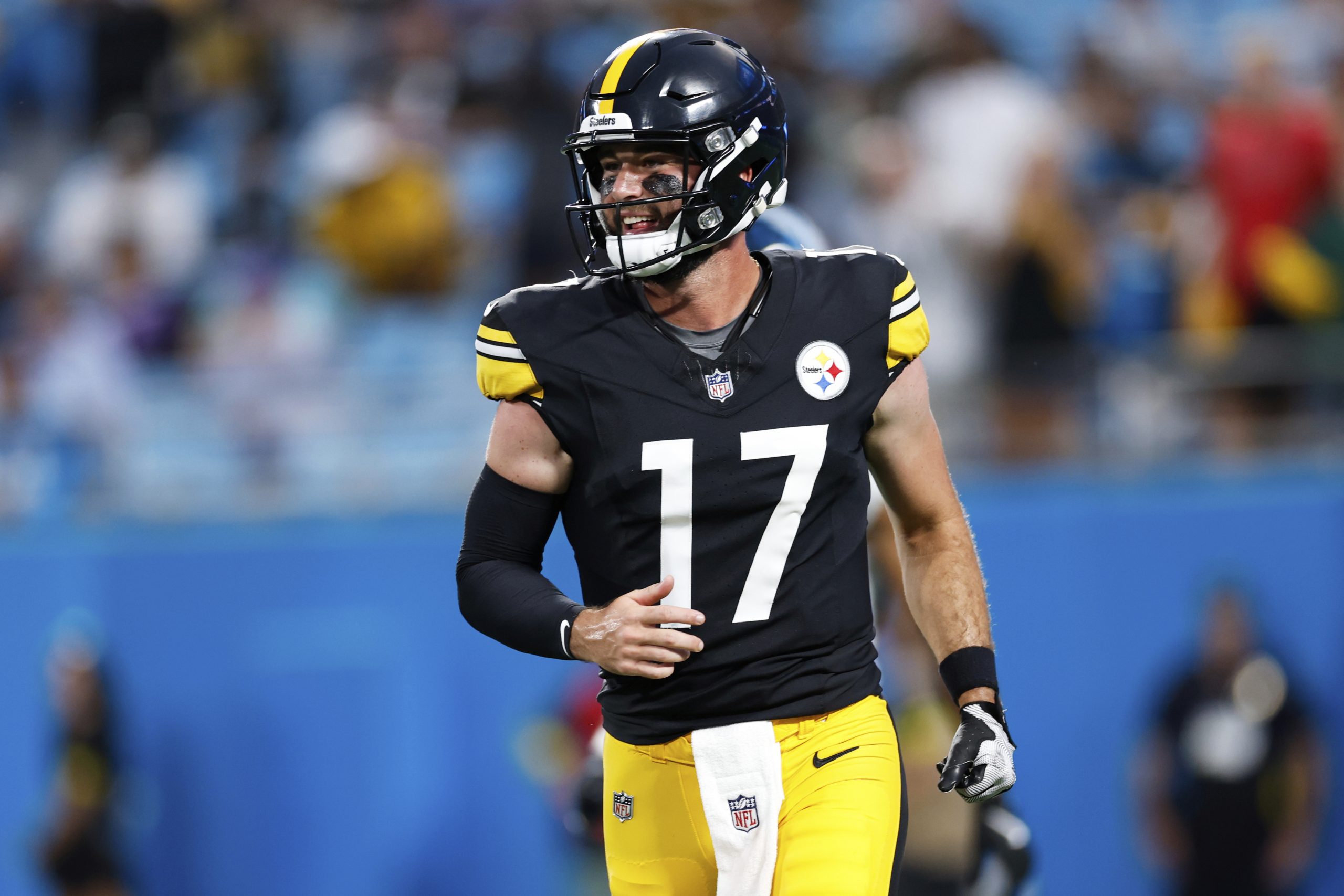 Steelers beat Panthers 19-10 in preseason finale, but lose 1st-round pick Harmon to knee injury