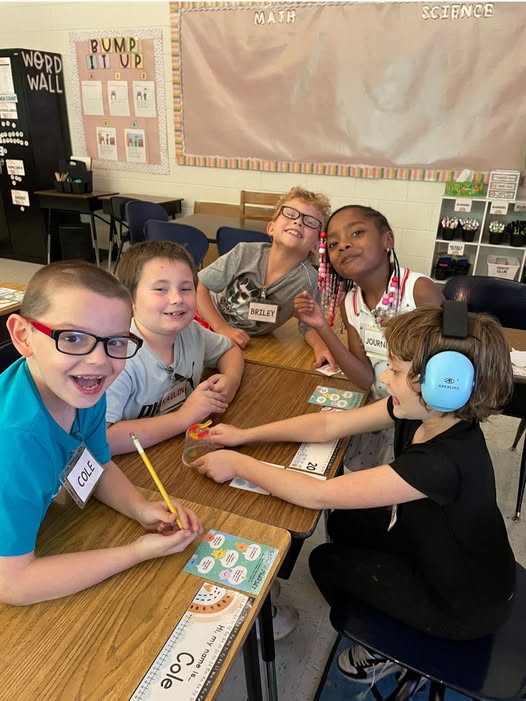 Mrs. Faxon’s class had so much fun “Saving Fred” the gummy worm during the first week of school! The students did an ama…