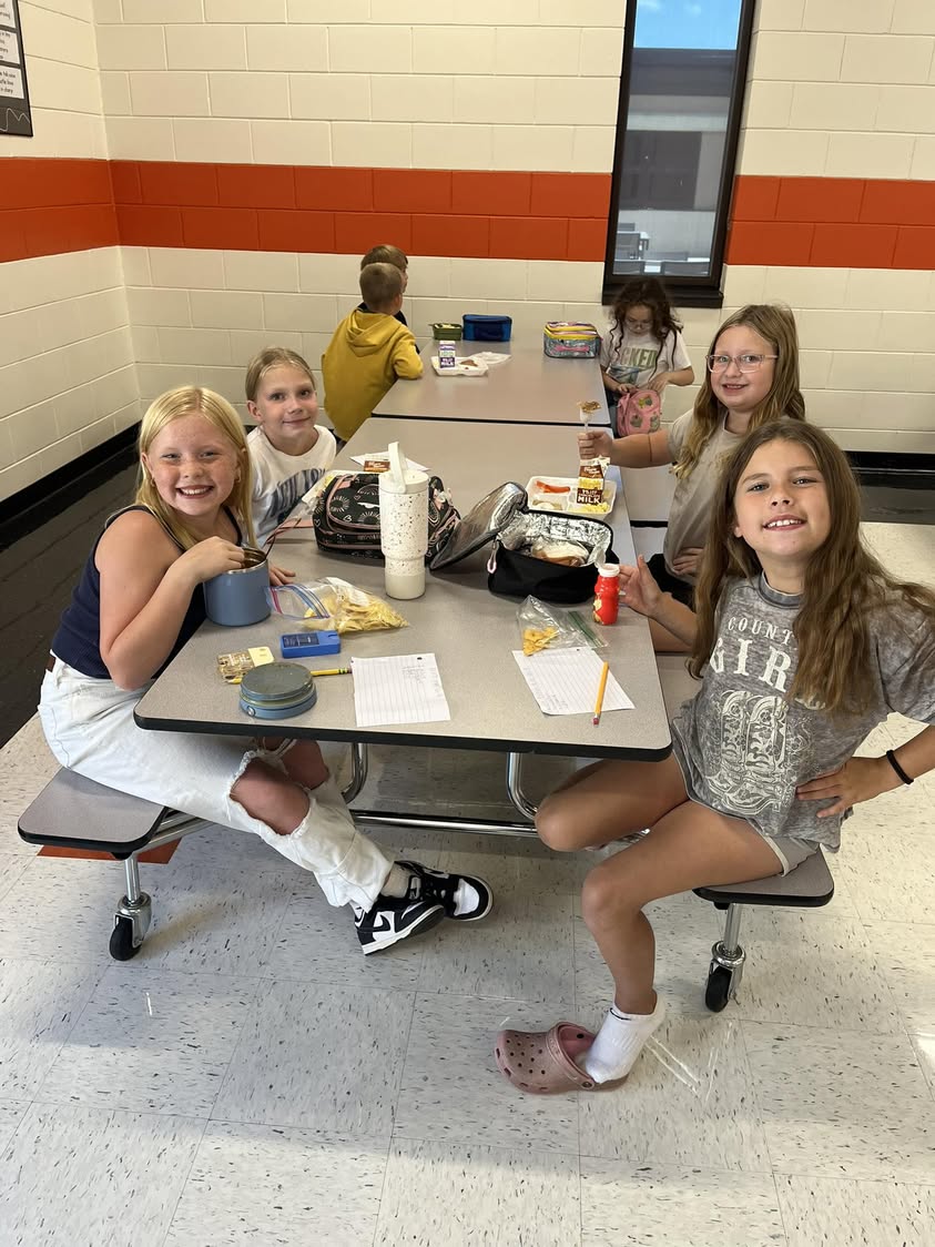 Lunch with friends at Edison cafe. #MAC185  #edisonbombers