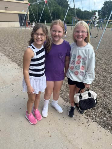 Our new 3rd grade students are loving the new playground at Edison. #MAC185 #edisonbombers #recess #allsmiles