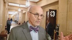 Soaring utility bills, solar federal tax credit cuts dominate Illinois energy debate