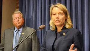 ‘Pro-taxpayer’ law requires operators to clean up abandoned Illinois oil wells