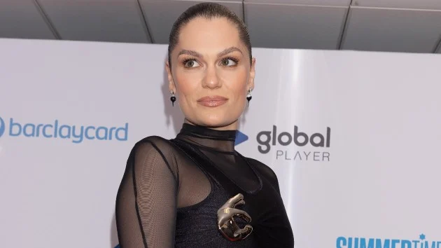 Jessie J hospitalized for infection following breast cancer surgery