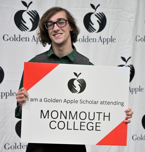 KHS Alum Trivian Massens Joins Prestigious Golden Apple Scholars Program