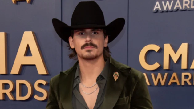 Tucker Wetmore, Chris Lane & more make music to help Wags & Walks