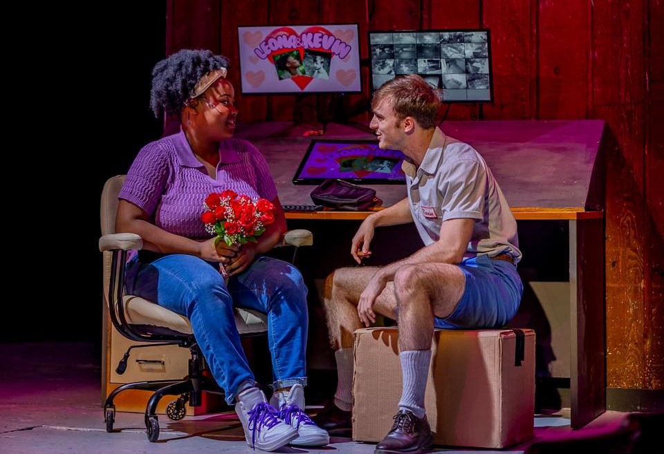 Stuck in the Muddle With Glue: “Glü,” at the Timber Lake Playhouse through August 31