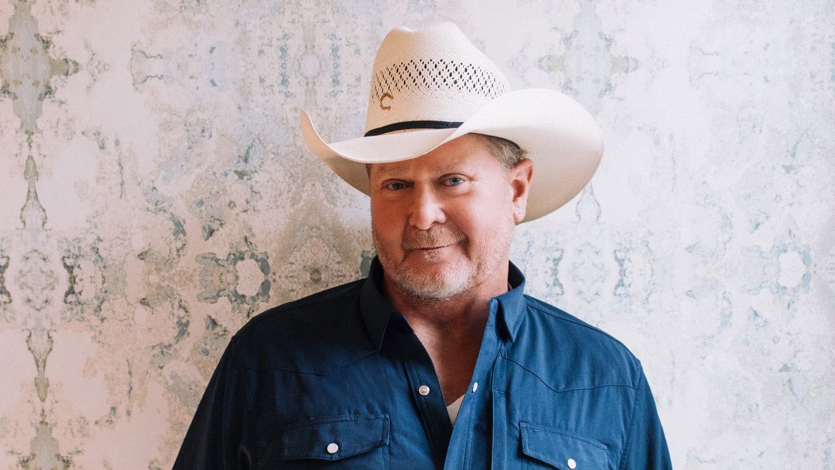 Tracy Lawrence, August 15