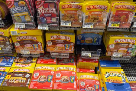 Kraft Heinz to split into two companies in growth push