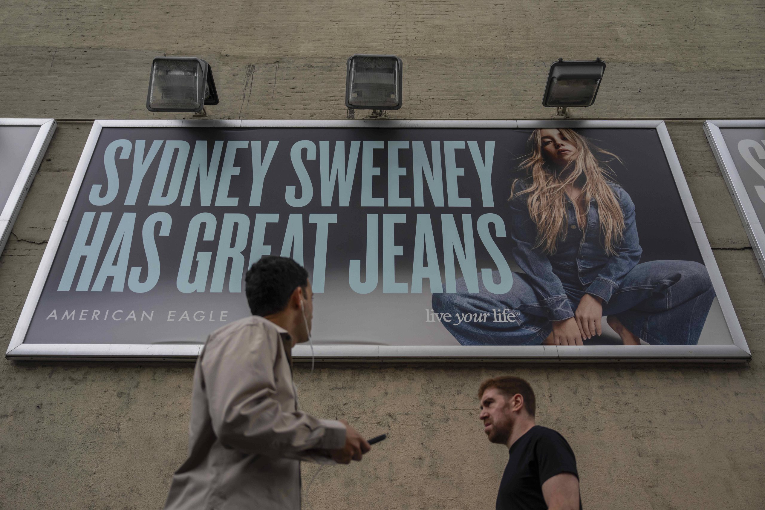 American Eagle soars as teen clothing retailer embraces Sydney Sweeney frenzy