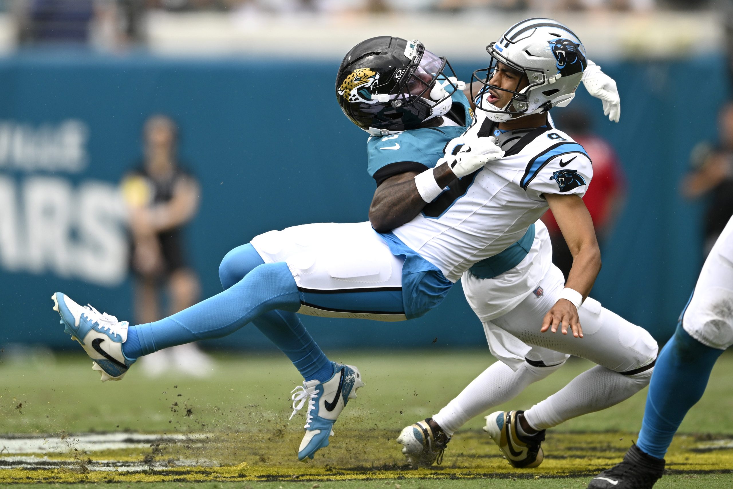 Lawrence and Etienne deliver as Jaguars open new regime with a 26-10 victory over the Panthers