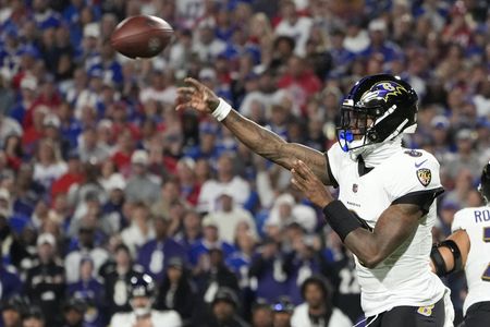 Ravens QB Lamar Jackson retaliates against fan for helmet slap