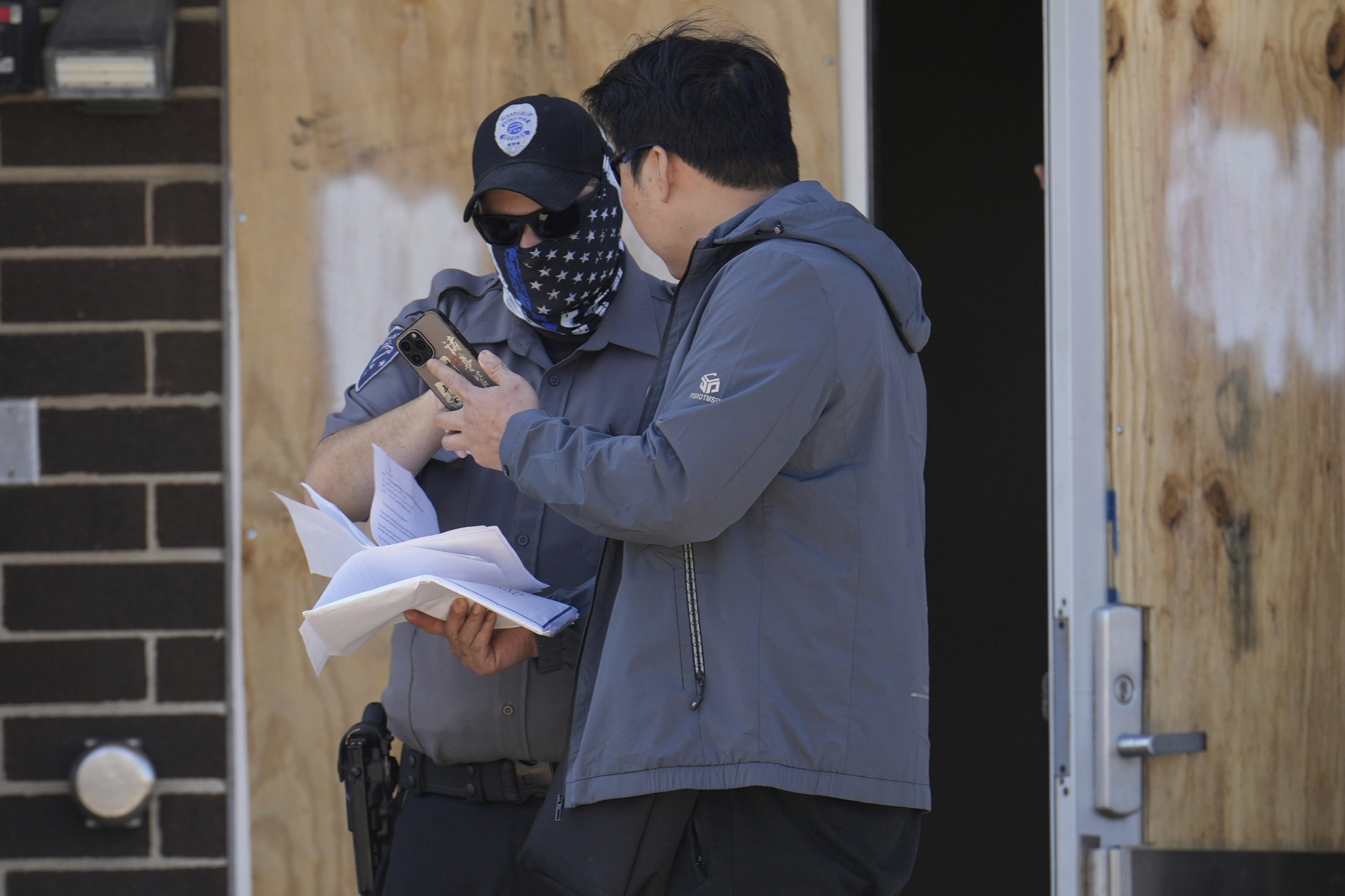 New Chicago immigration campaign prompts confusion as city braces for federal intervention