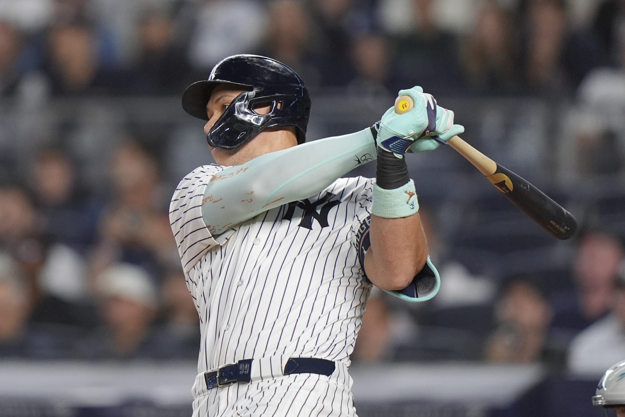 Aaron Judge hits 359th career homer, passing Hall of Famer Yogi Berra for 5th in Yankees history