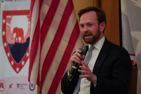 FTC chairman issues non-compete warning letters to healthcare employers, staffing companies