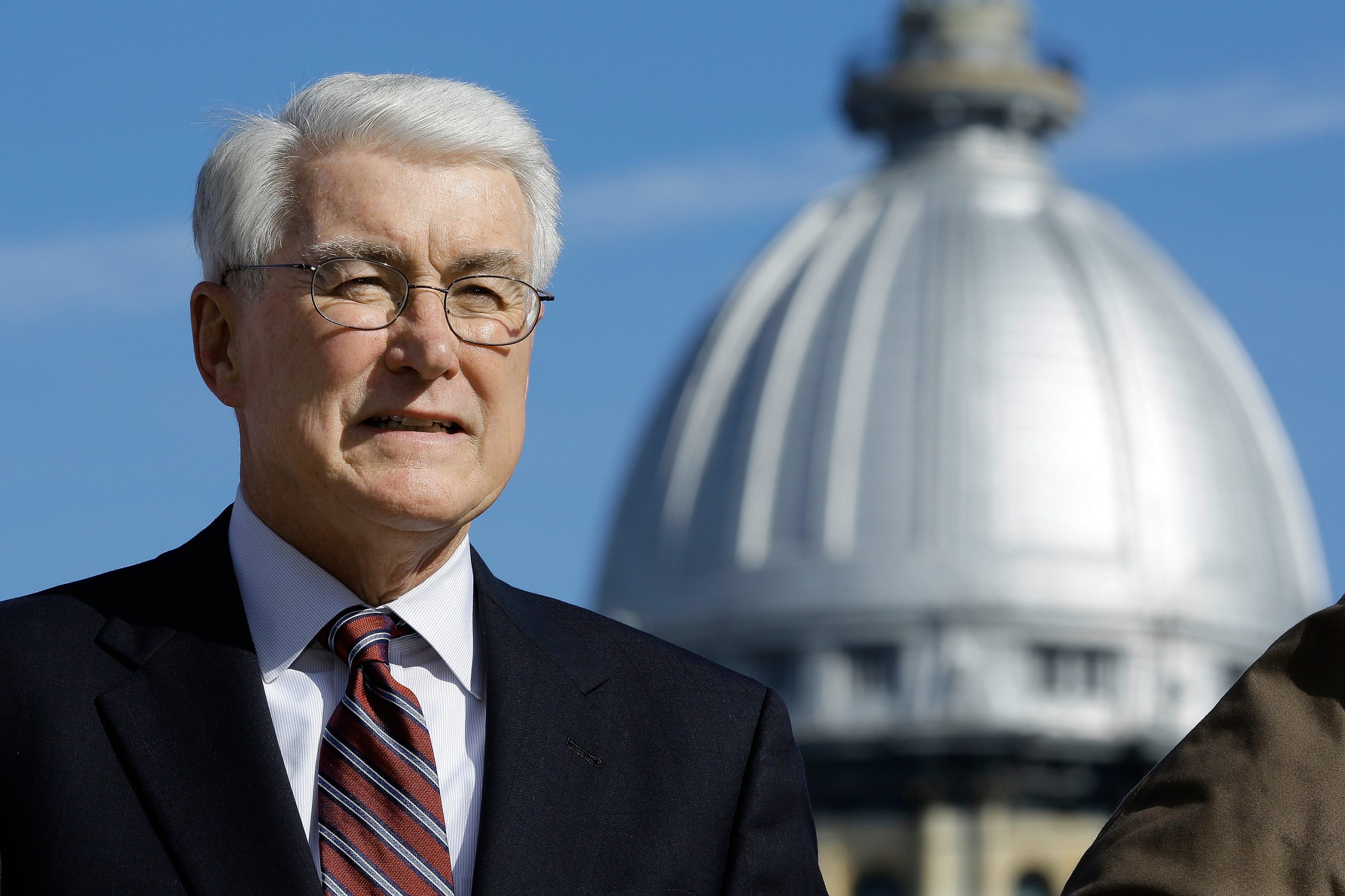 Former Illinois Gov. Jim Edgar, a popular two-term Republican, dies at 79