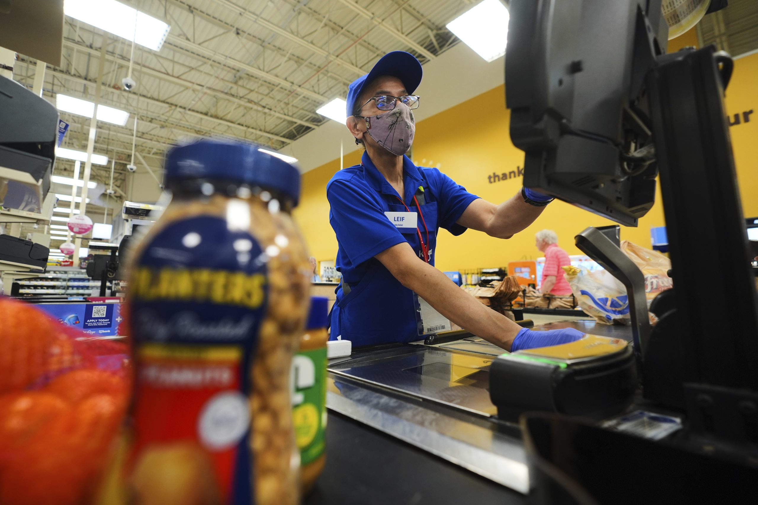 Retail sales up 0.6% in August from July even as tariffs hurt jobs and lead to price hikes