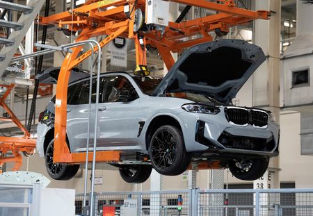 US manufacturing output unexpectedly rises on rebound in motor vehicle production