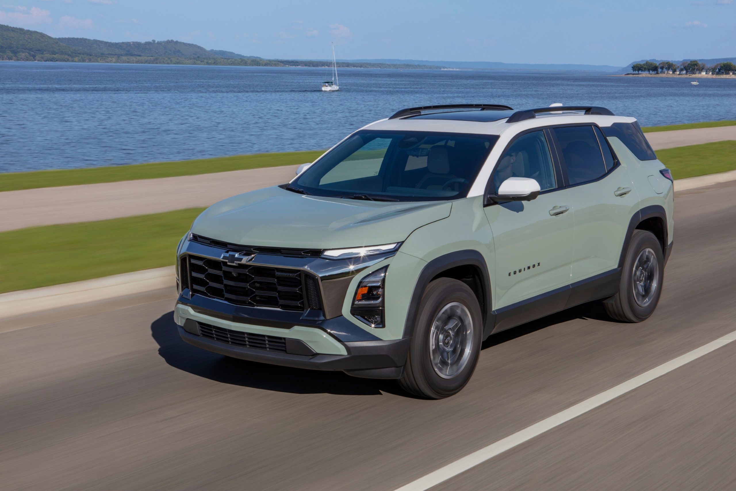 Edmunds small SUV comparison: 2026 Chevrolet Equinox vs. 2026 Hyundai Tucson