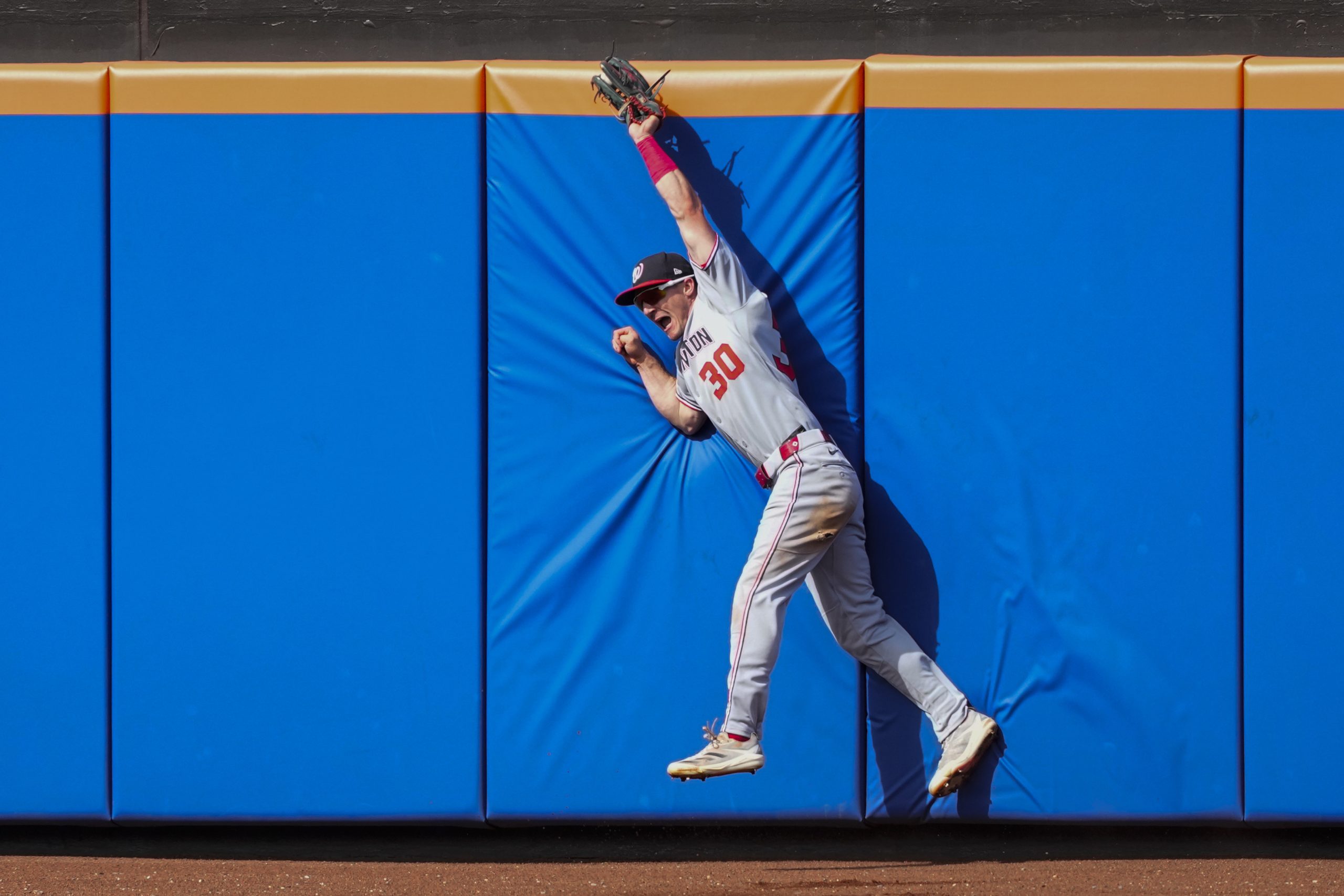 Fancy footwork: Young’s spectacular catches in center lead Nationals past Mets