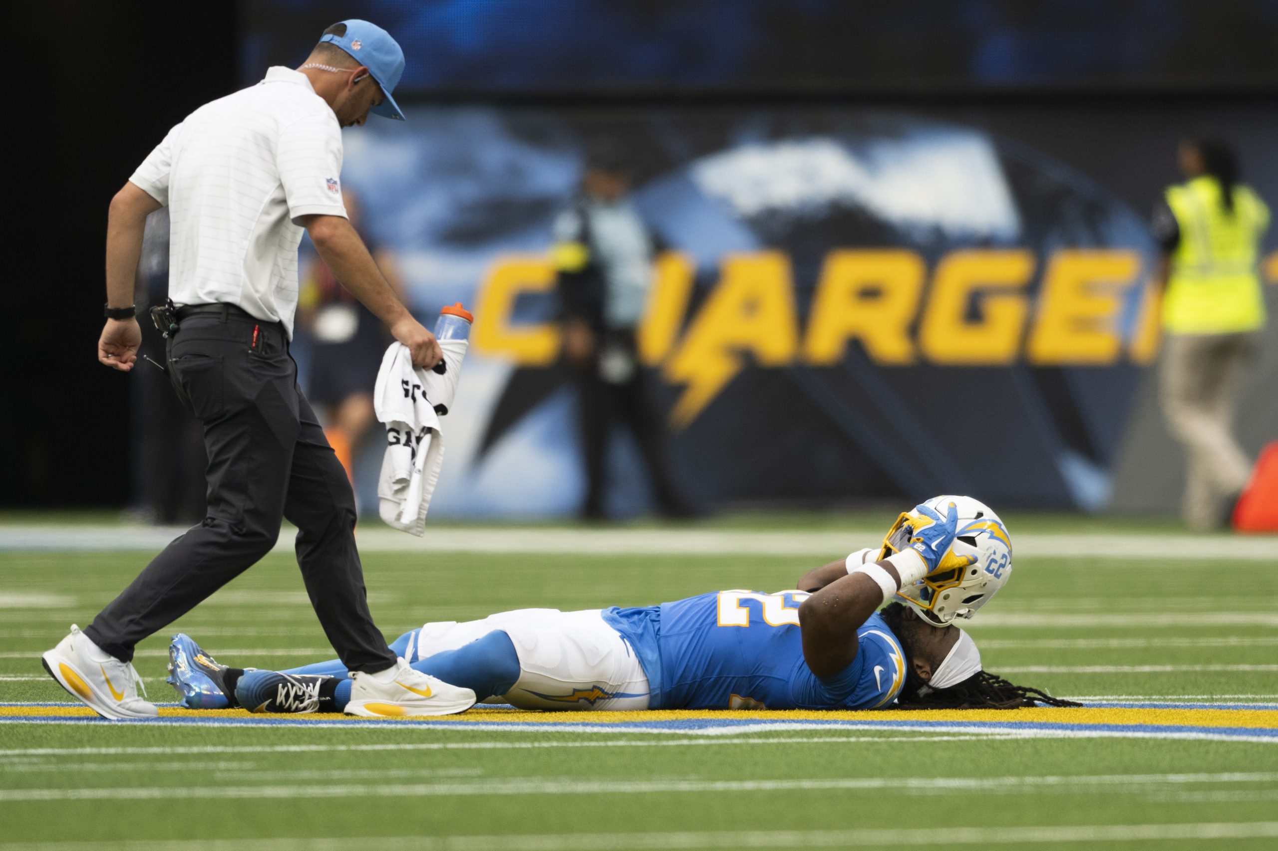 Chargers’ Najee Harris injures Achilles tendon during non-contact play against Broncos