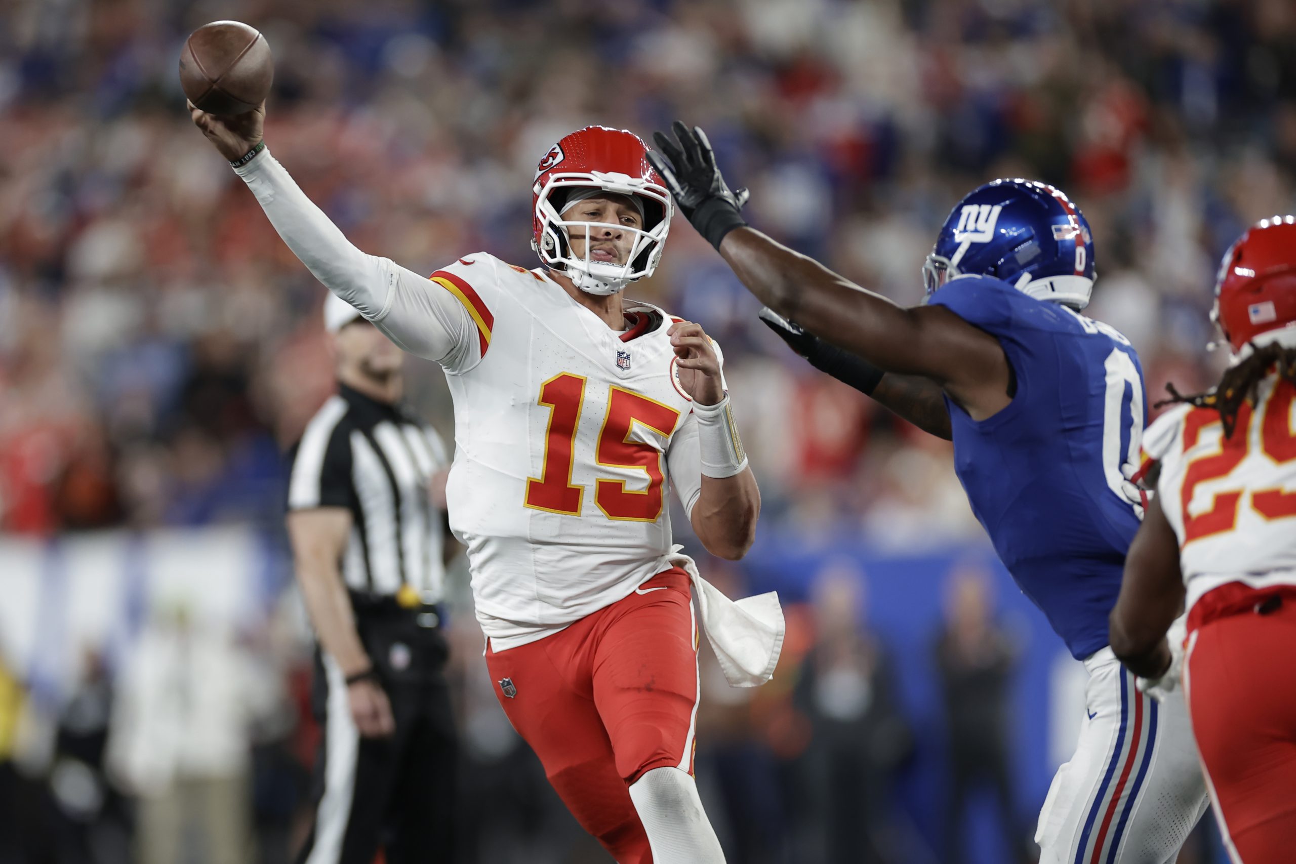 Patrick Mahomes and the Chiefs beat the Giants 22-9 for their first win this season